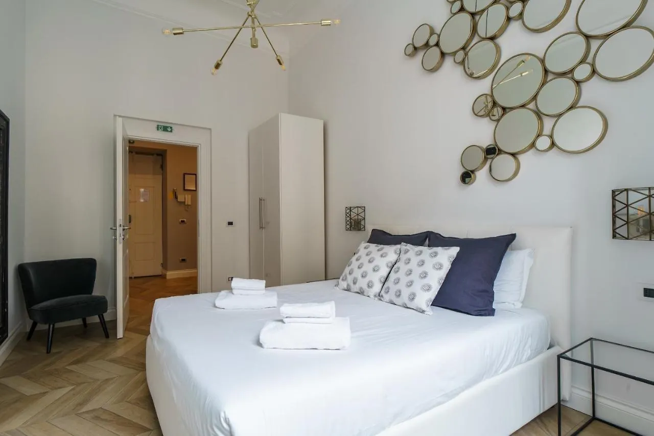 La Dolce Vita Farini Rome Appartement