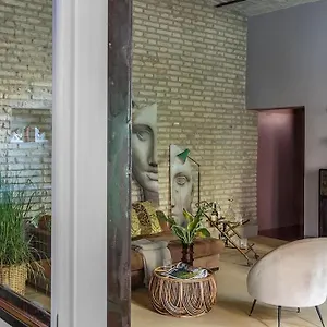 Exclusive, Elegant Apt @monti Apartment