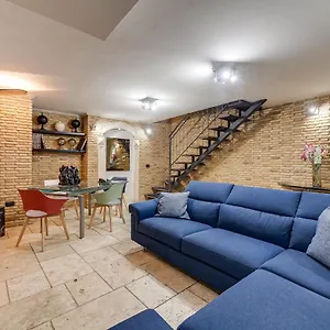 Oliviero - Piazza Navona Apartment