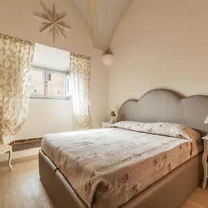 Palazzo Altieri Elegant Apartment