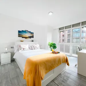 3 Y 3 Baths Y Aparcamiento Catedral Apartment Malaga