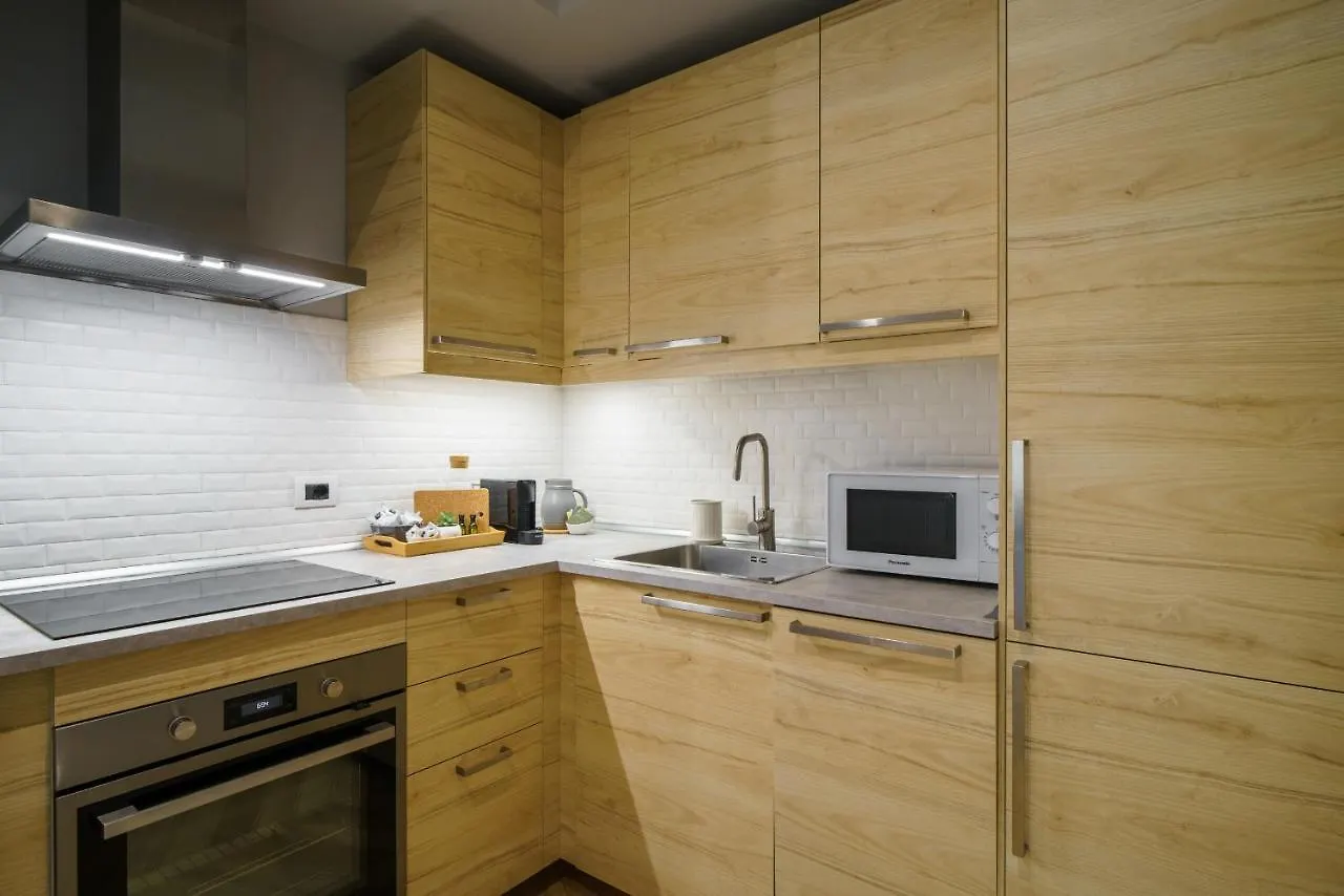 La Dolce Vita Farini Rome Apartment