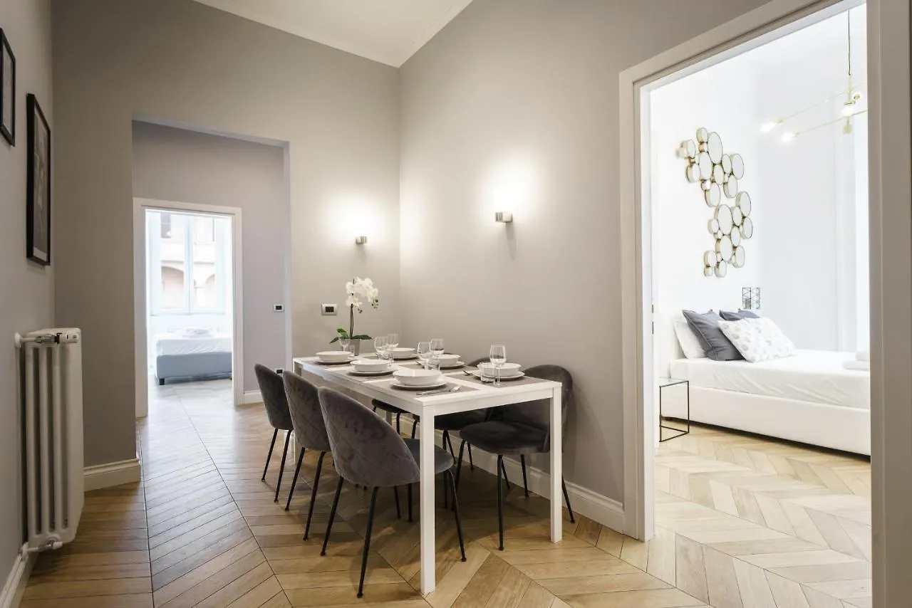 La Dolce Vita Farini Rome Apartment